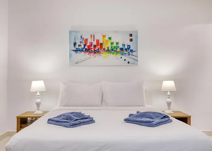 Bright, Modern & Spacious 3 Bedroom Mmic1-1 *