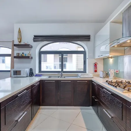 Апартаменты Bright, Modern & Spacious 3 Bedroom Mmic1-1 *